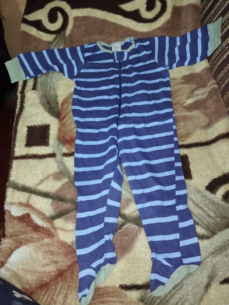 Продам комбинезон детский