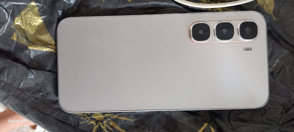 Infinix hot 60 pro yengi xali yaqimda olingan