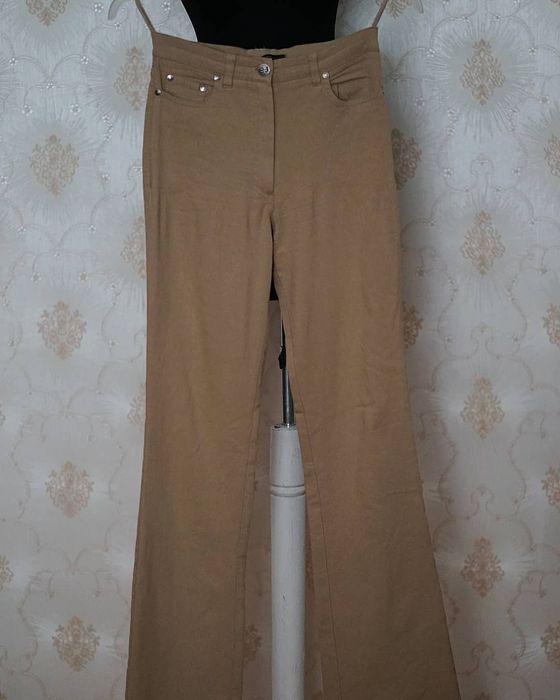 Pantaloni evazati cu talie înaltă bej nude maro