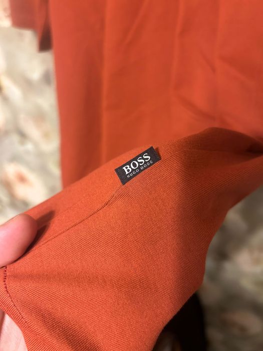 Vand tricou hugo boss nou