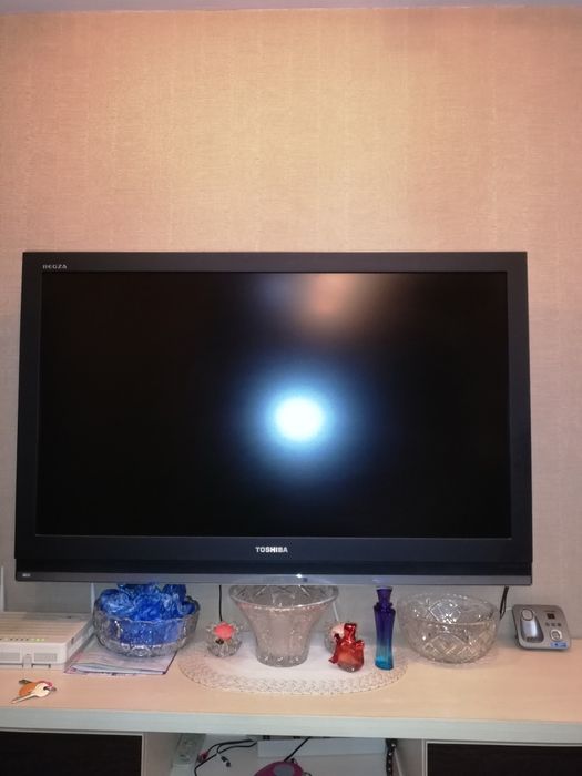 Продам срочно телевизор жк