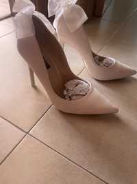 Официални дамски обувки на висок ток