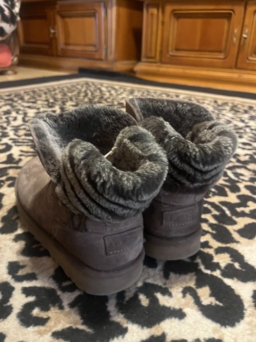 UGG editie mai veche