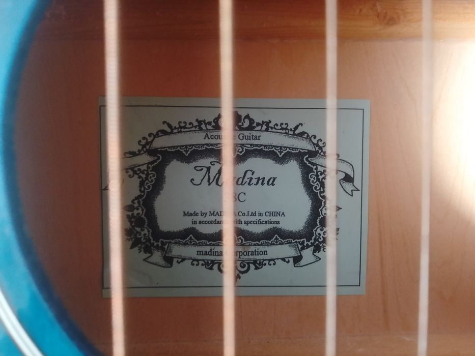 Гитара в хорошем состоянии