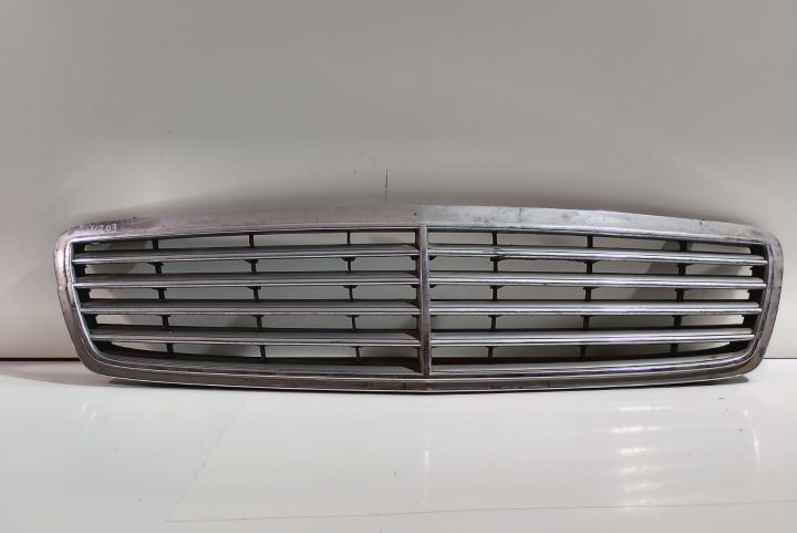 Grila radiator A2038800183 Mercedes-Benz C-Class W203/S203/CL203
