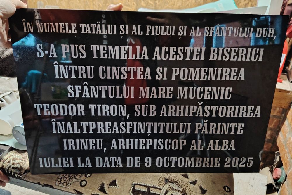 Sablez (scriu) cruci funerare