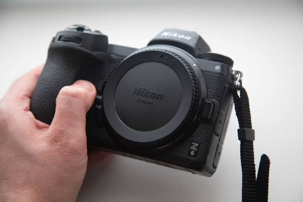 Продам беззеркальную камеру Nikon Z6 (хор. сост.)