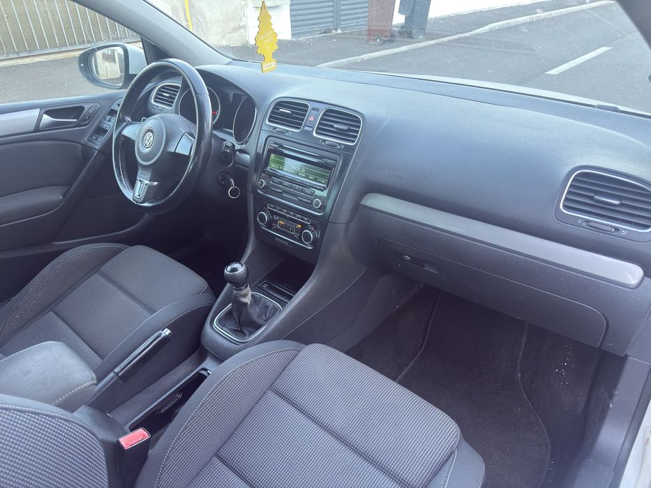 VW Golf VI 1,6 Tdi 2010 Hatchback Recent adus