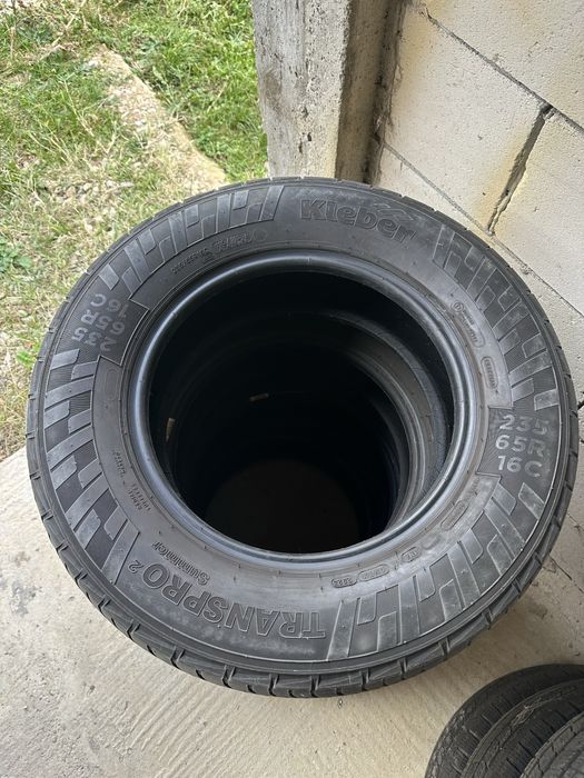 Vand 2 seturi cauciucuri 235/65/r16 C