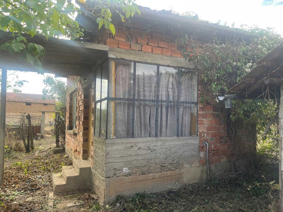 Продавам къща в село Долно Белотинци