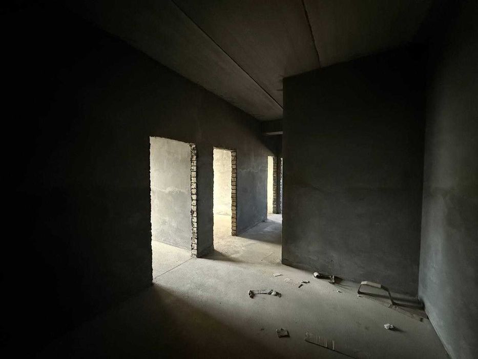 3х комнатная квартира 82кв/м в состоянии коробки по ул.Титова