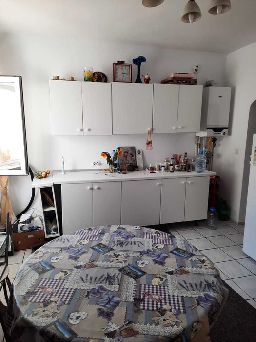 Ofer spre închiriere casa