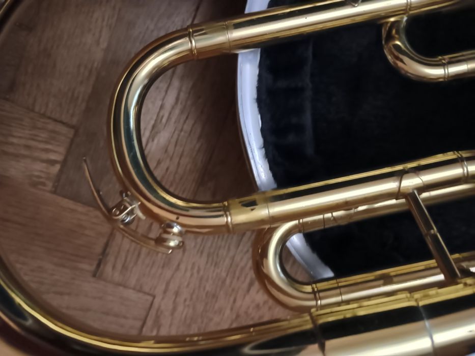 Тенор Басфлигорна  Amati 211, Es строй