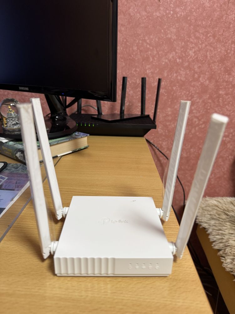 Продам Wi-Fi роутер TP-Link Archer C24