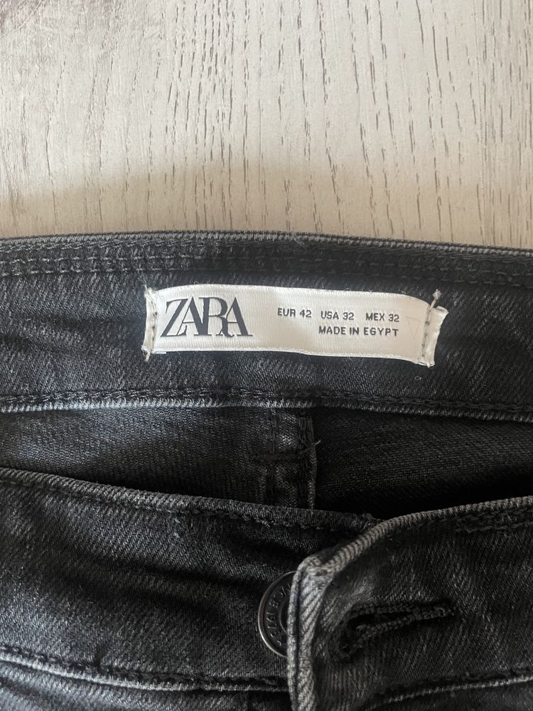 Vand blugi Zara marimea 42