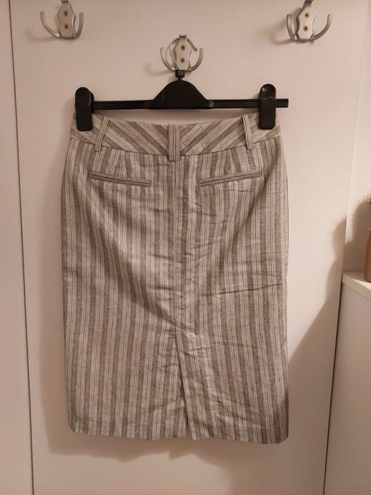 Fusta DIKA mărimea 34