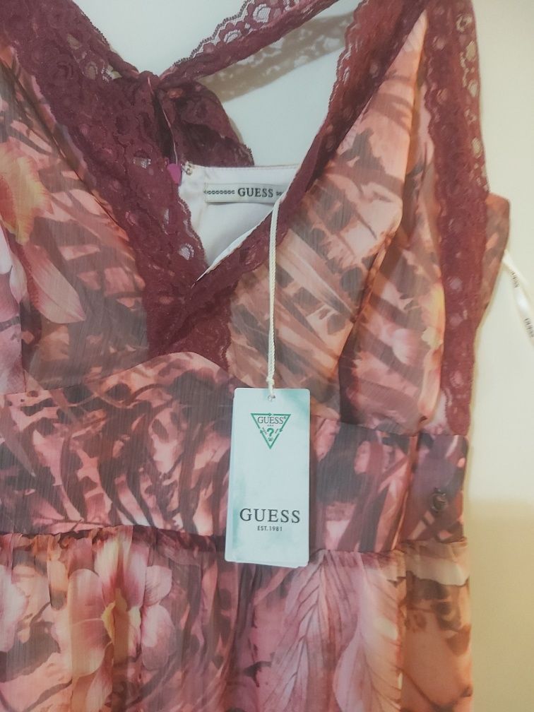 Guess, CK, Liu Jo, Armani Разпродажба, всичко по 90 лв.