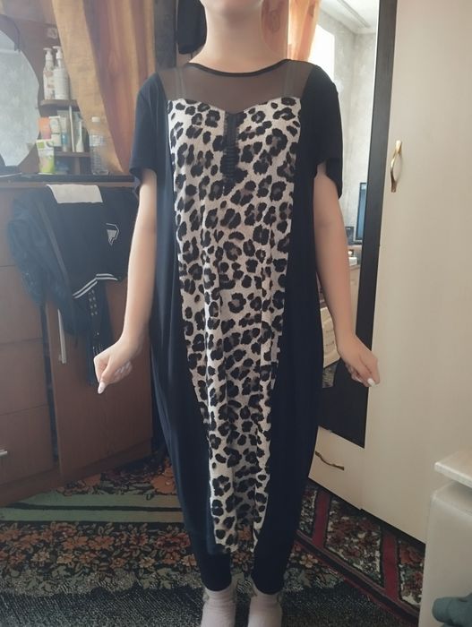 Продам женские платья