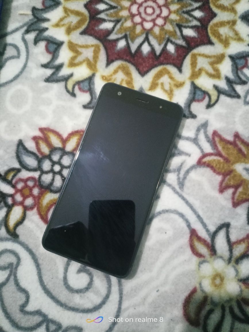 Srochna Sotiladi Telefon: Highscreen