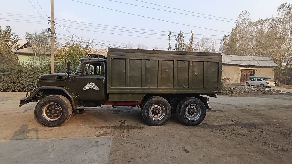 Zil 131 sotiladii zil ideal xolatta dakument toza ishonarli