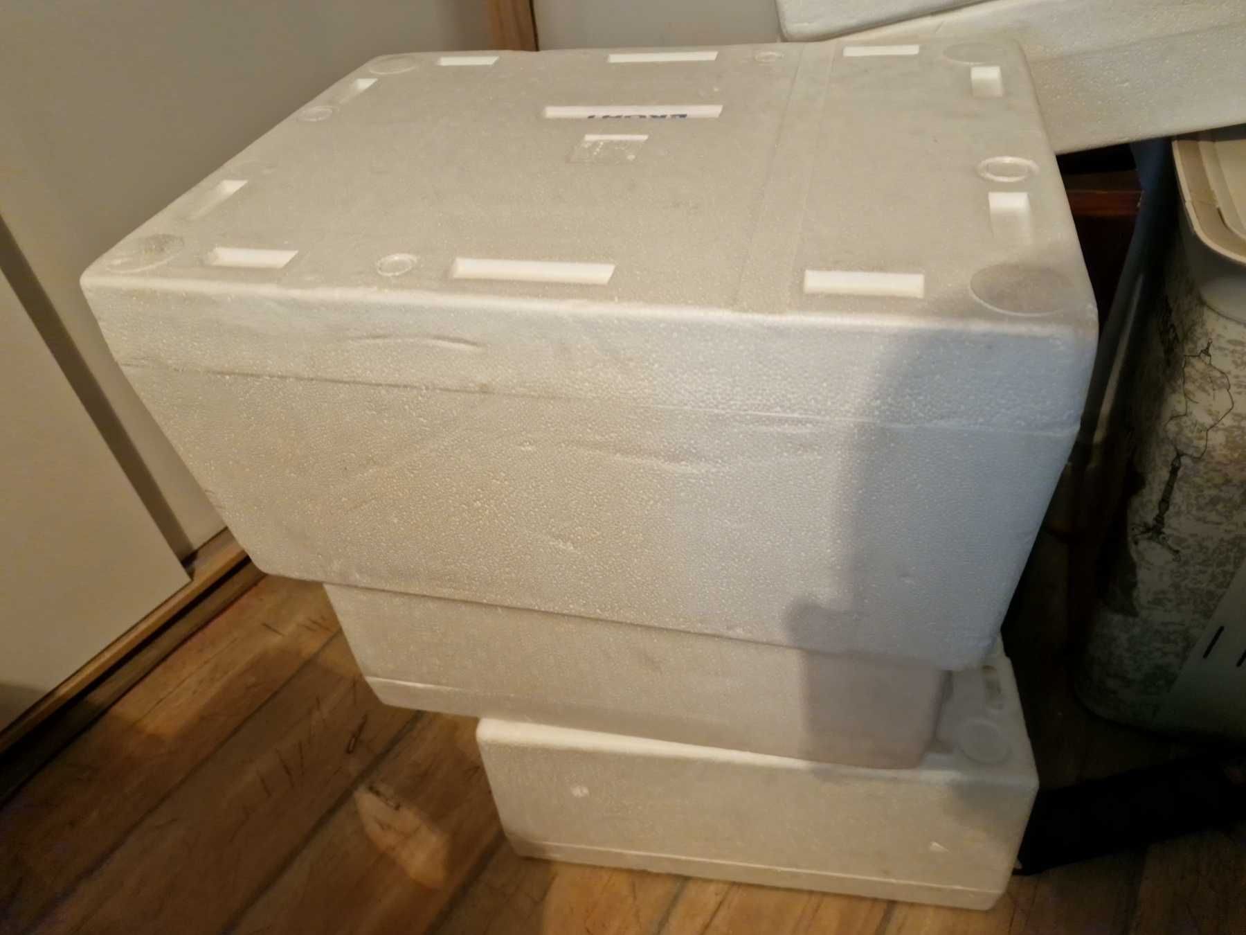 Термо Кутии 2 размера ,общо 5 бр.