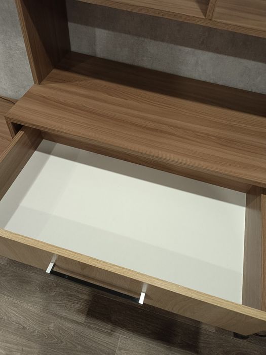 Стенка в отличном состоянии