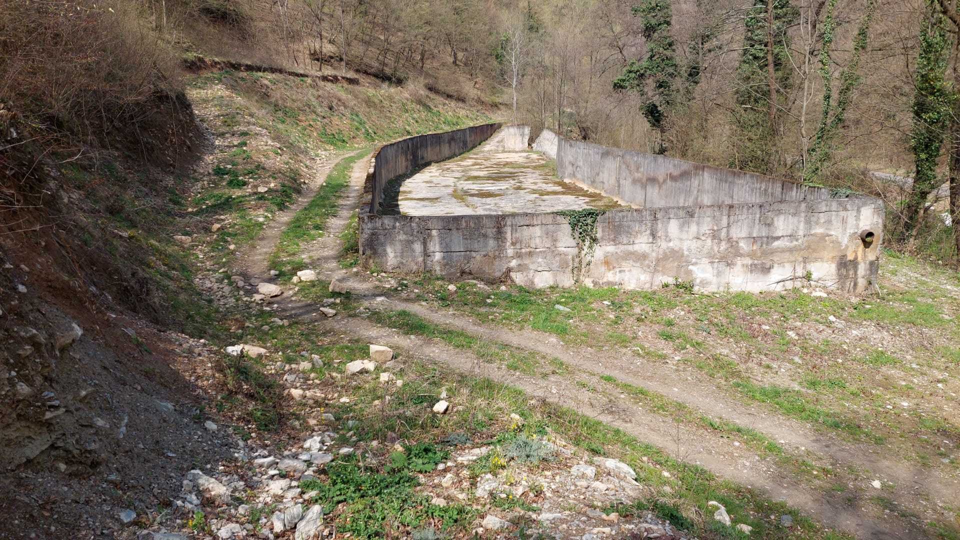 Teren + Clădiri - zona Govâjdia (Hunedoara)