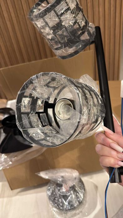 Plafoniera cu telecomanda și ventilator