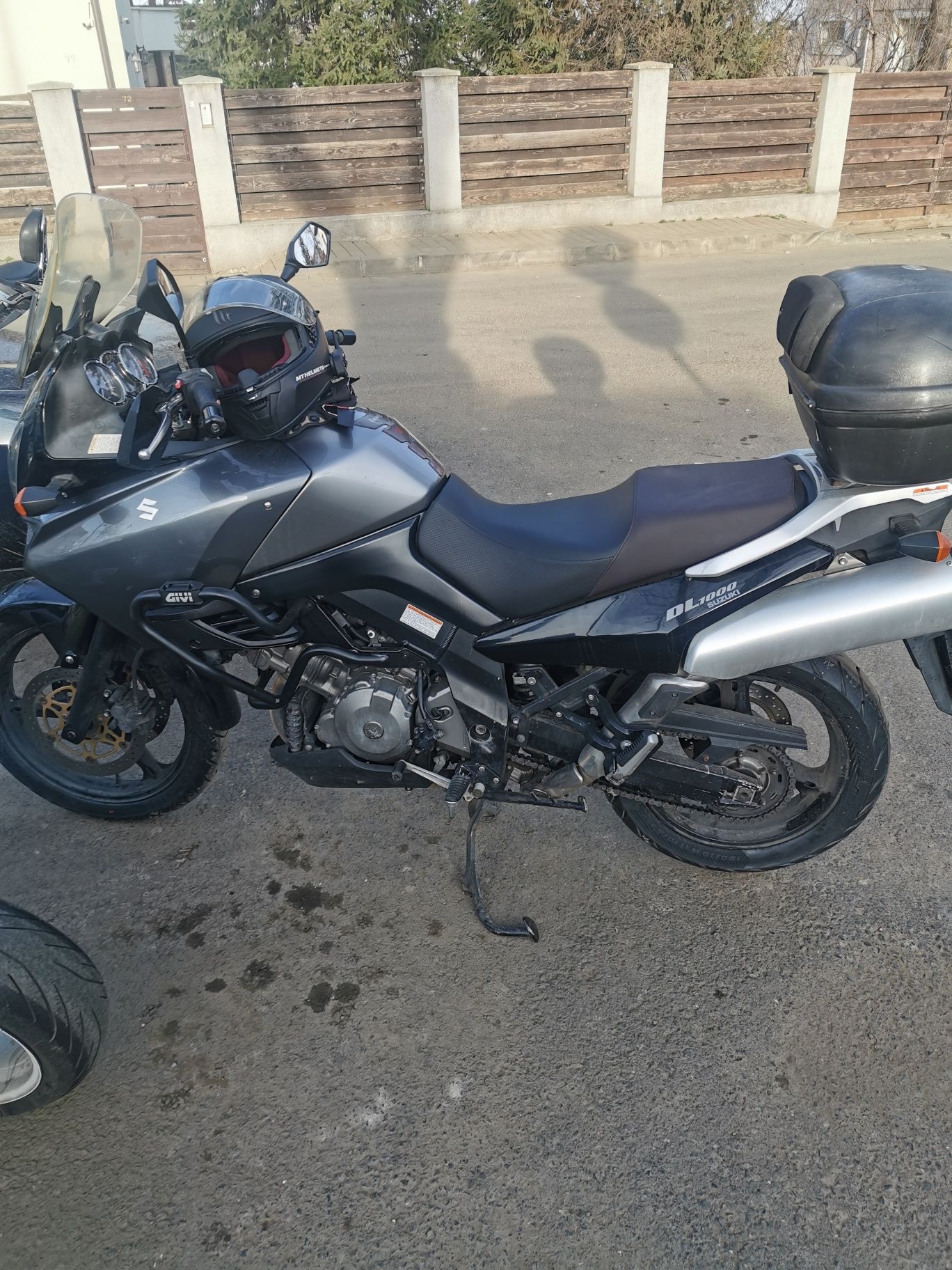 Suzuki V-strom dl 1000