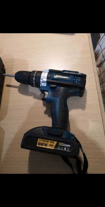 Акомулаторен ударен винтоверт Giasam