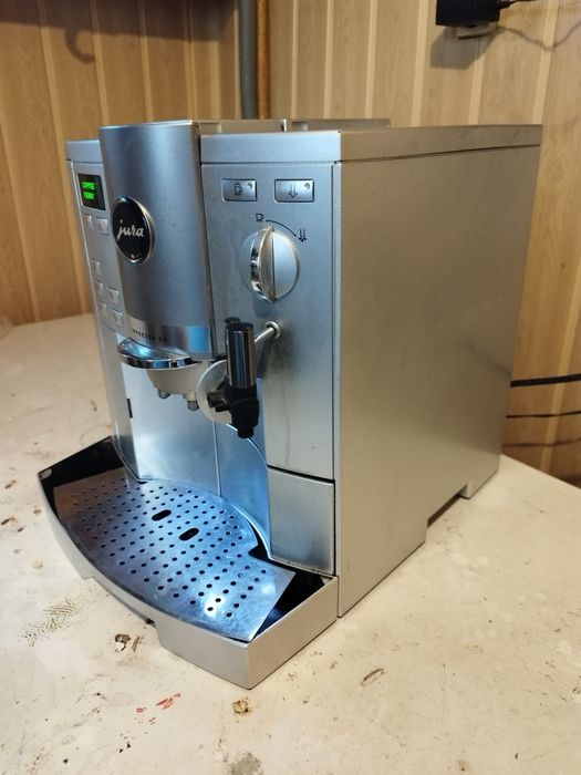 Vând expresor Jura s9