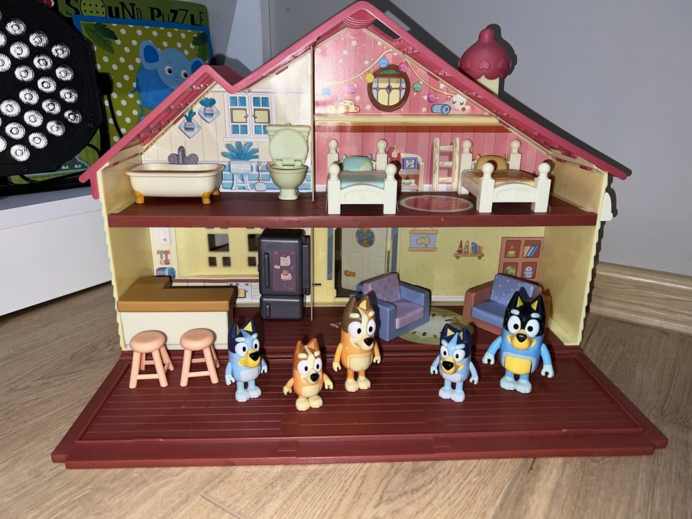 Къщата на Блуи Bluey с фигури