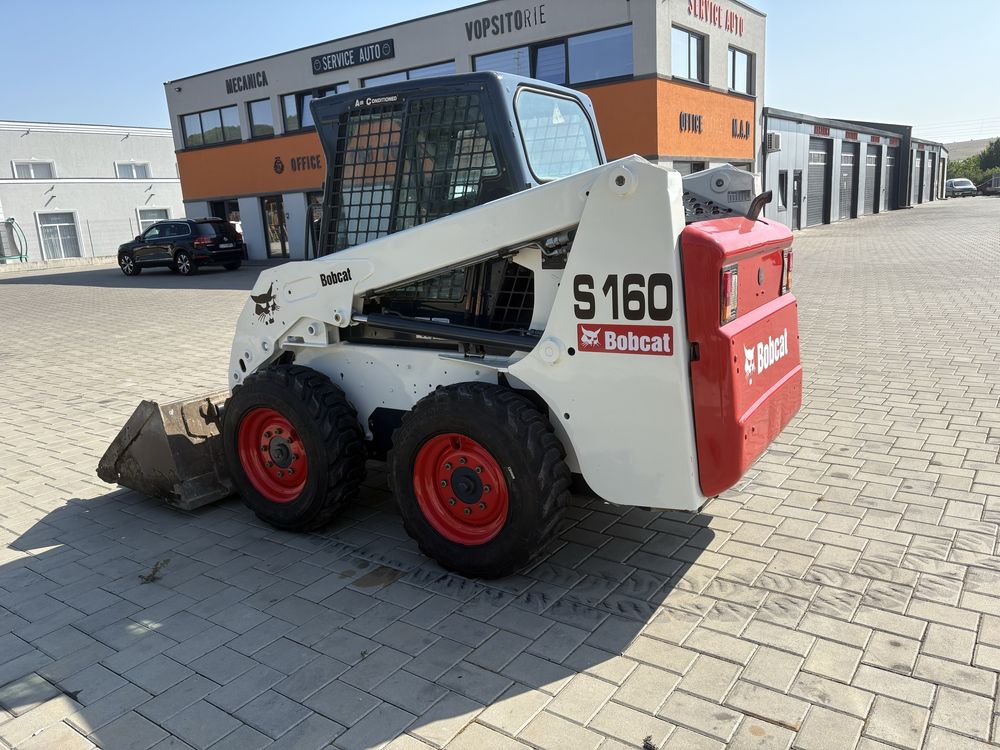 Miniincarcator bobcat 160 2800 kg an 2010