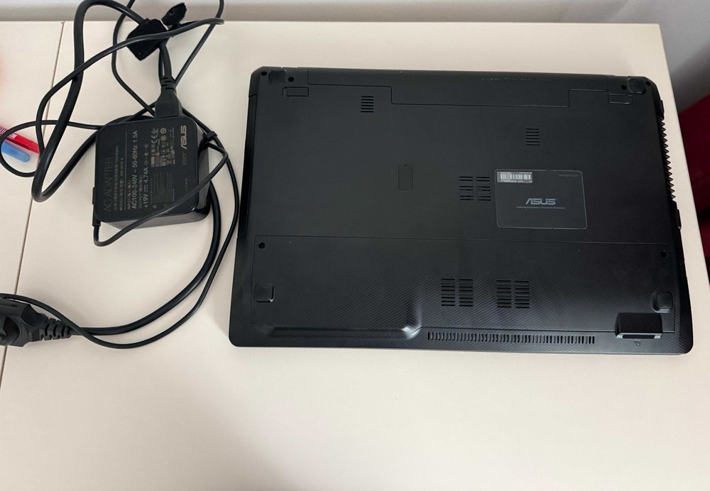 Laptop ASUS i5-3230M, 4 GB RAM, HDD 700 GB, NVIDIA GeForce 610M (2 GB)