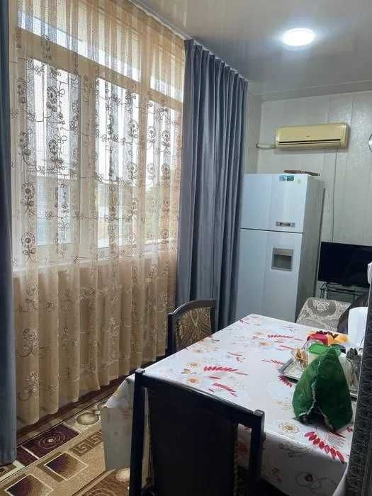 Medgorodok 4 xona sotiladi srochna. Медгородок 4 комнатная квартира