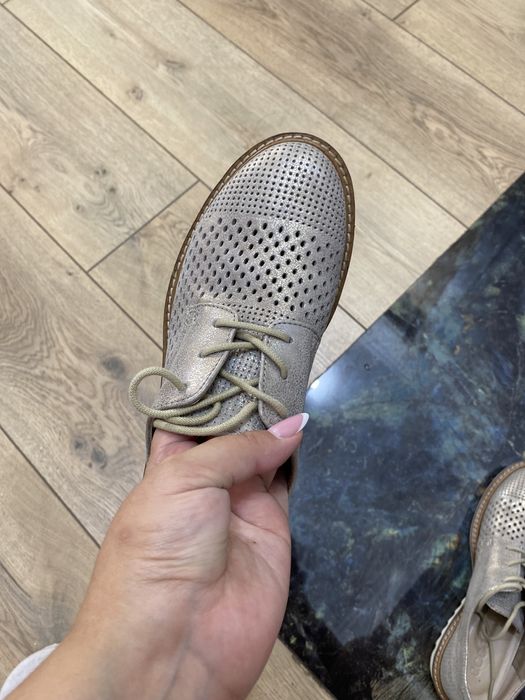 Продаю ботинки от ECCO