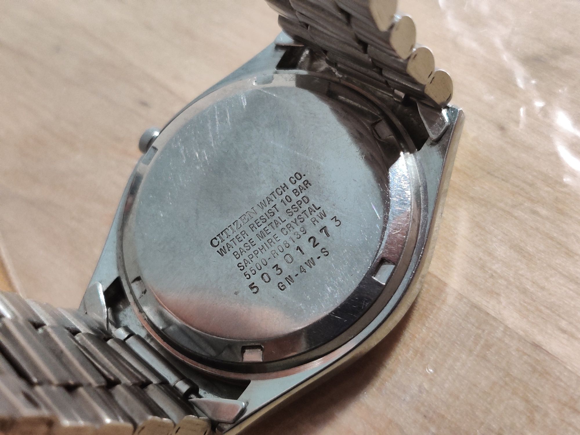 Ceas Citizen de vânzare – stil retro, cu geam din safir!