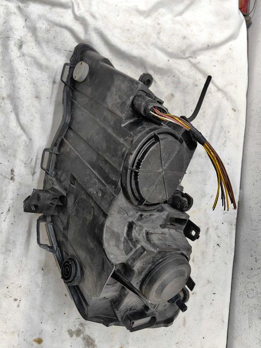 Оригинален фар Ляв Десен  Vw Polo