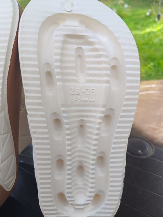 Чисто нови джапанки