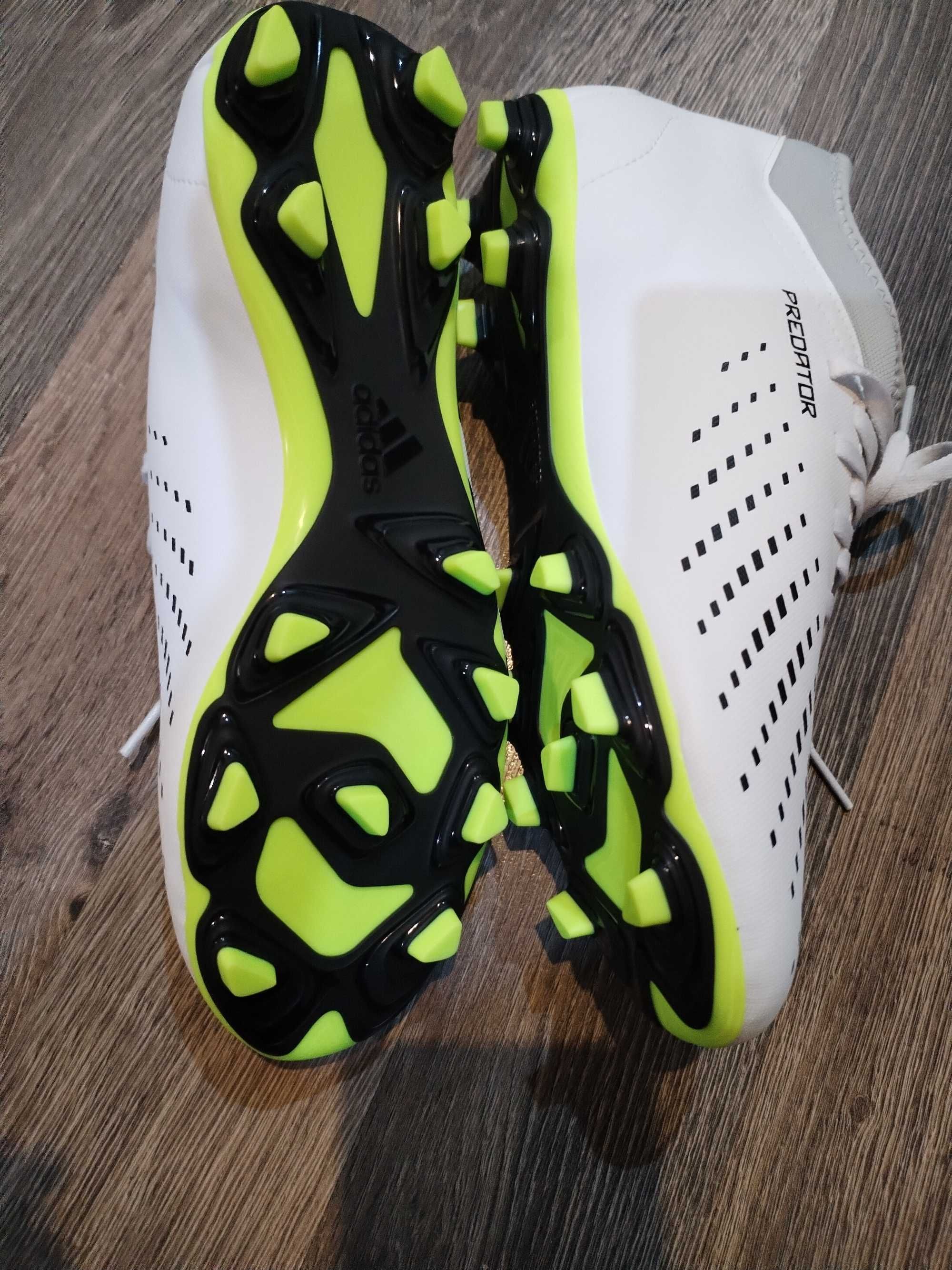 Футболни обувки Adidas Accuracy 4 размер 41.5