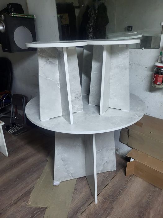 Принимаем на заказ кухонный стол и 4 шт табуретки