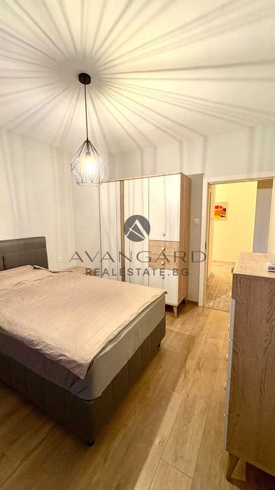 Продава се Тристаен апартамент в Пловдив, Център - 110 кв.м за 2939 €/кв.м - Снимка #2