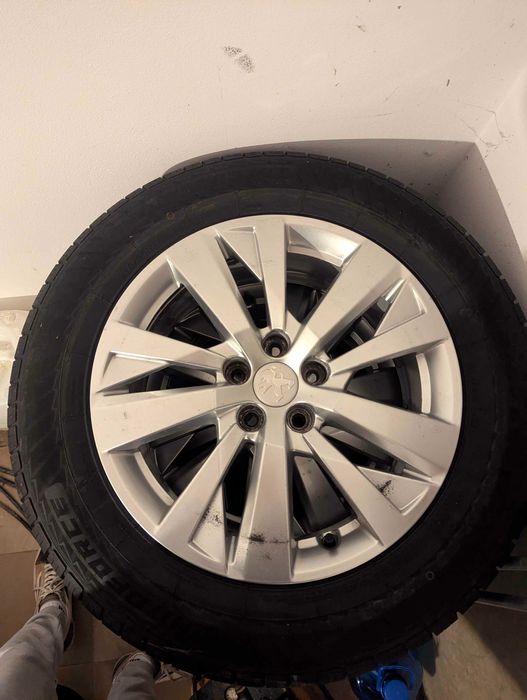 Set 4 Anvelope Vara Windforce 215 65 17