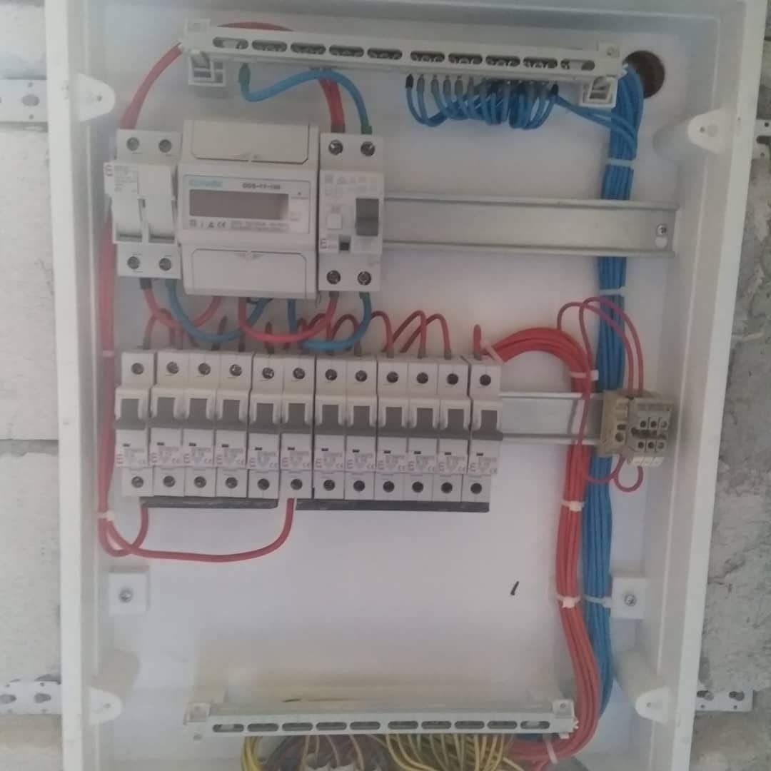 Electrician cu experienta