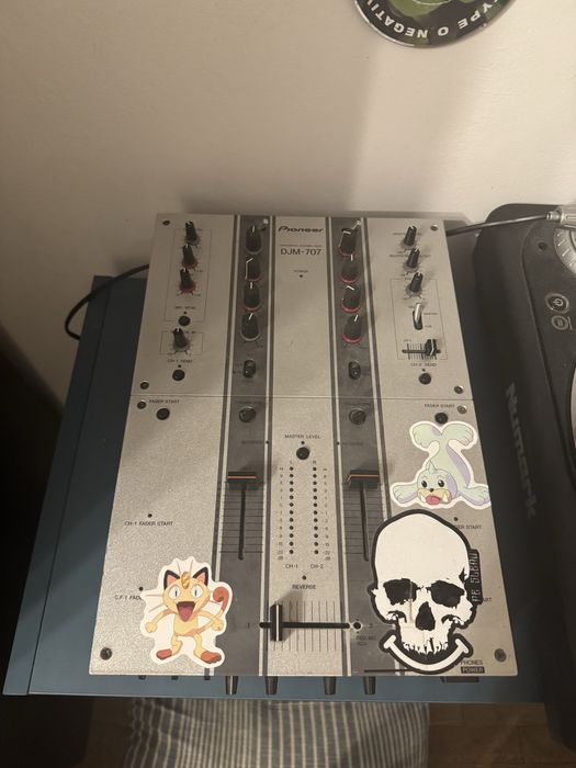 Vinyl/ Platan DJ Numark TT 500 , Mixer Pioneer DJM- 707, interfataRane