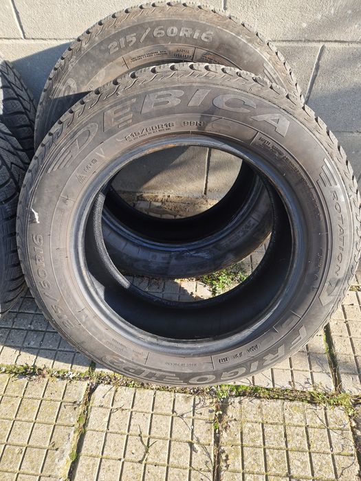 4 брпя  зимни гуми 215/60/16  -2 Pirelli и 2 Debica