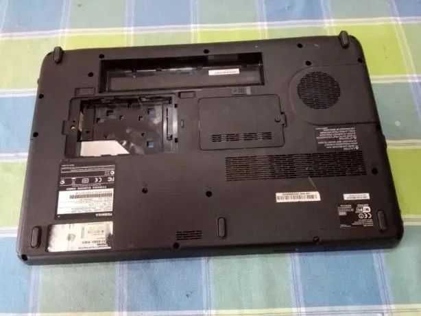 Dezmembrez Toshiba Satellite L555 L550 L550D - Pret Mic