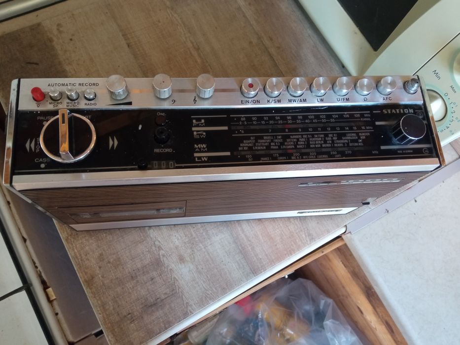 Стар радиокасетофон Grundig c 4000