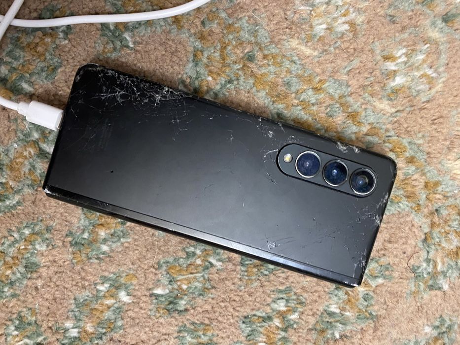 dezmembrez samsung flip