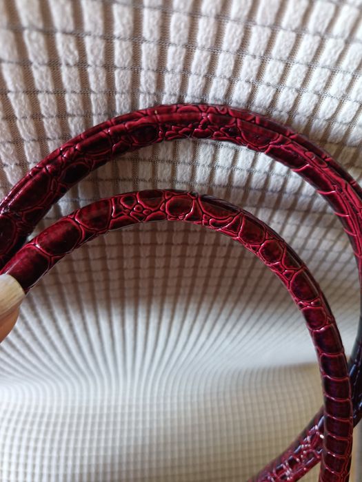 Дамска лачена чанта CARPISA